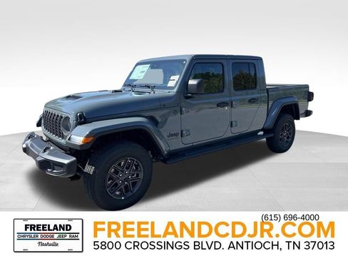 New 2025 Jeep Gladiator Sport image 3