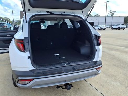 New 2026 Hyundai Tucson SE image 16