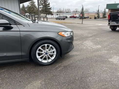 Used 2019 Ford Fusion SE FWD image 19