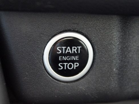 Used 2023 Nissan Rogue SL w/ SL Premium Package image 9