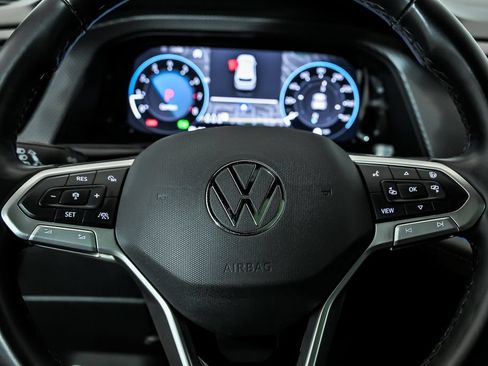 Certified 2025 Volkswagen Atlas Cross Sport SEL R-Line AWD/4WD image 19