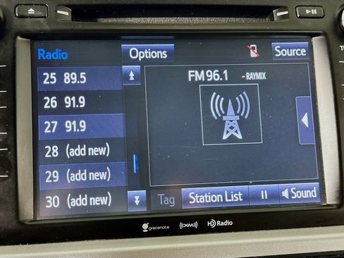 Used 2019 Toyota Highlander XLE AWD/4WD image 41