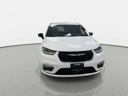 New 2026 Chrysler Pacifica Select FWD image 4