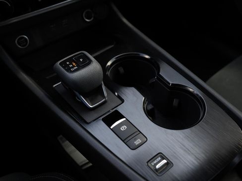 Used 2023 Nissan Rogue S image 23