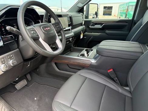 New 2026 GMC Sierra 2500 SLT w/ SLT Premium Package AWD/4WD image 17