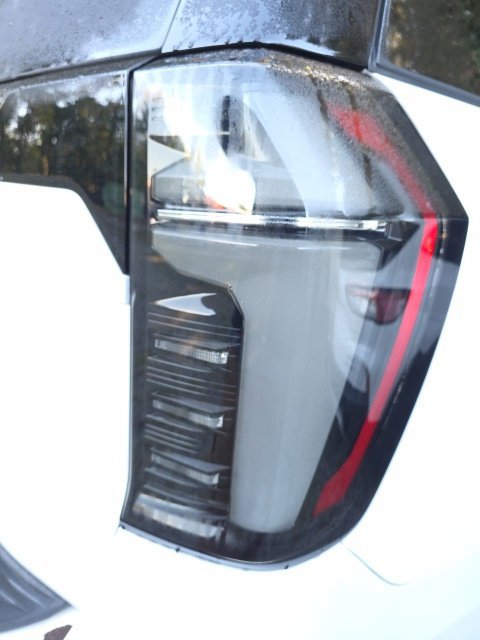 Used 2026 Chevrolet Tahoe LT w/ Comfort Package AWD/4WD image 10
