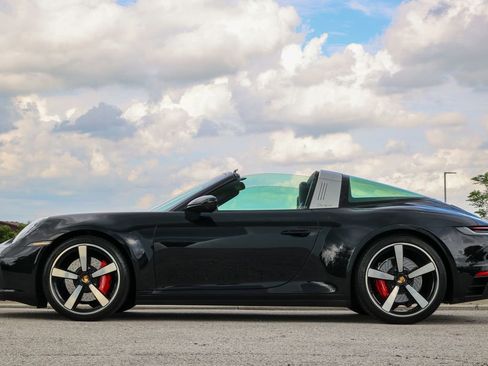 Used 2021 Porsche 911 Targa 4S AWD/4WD image 2