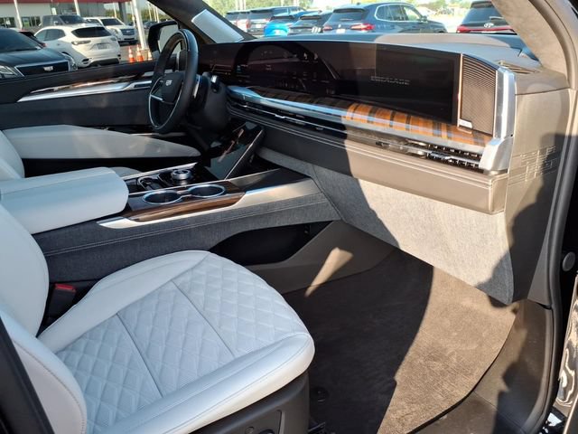 Certified 2026 Cadillac Escalade Platinum Sport w/ LPO, ONYX Package AWD/4WD image 26