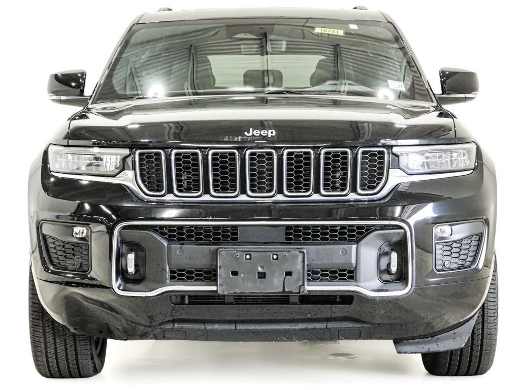 Used 2022 Jeep Grand Cherokee Overland w/ Luxury Tech Group IV AWD/4WD image 2