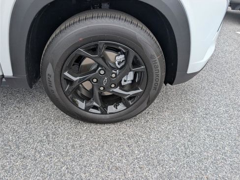 New 2026 Chevrolet Trax LT w/ Driver Confidence Package FWD image 5