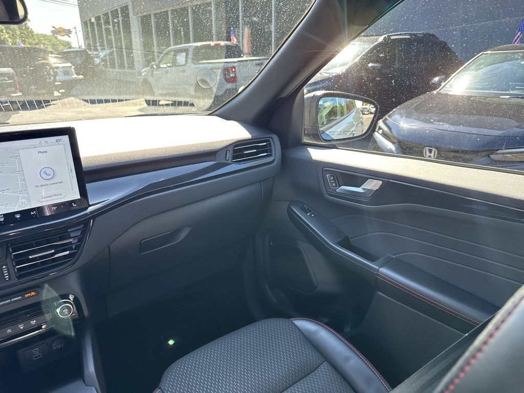 Used 2023 Ford Escape ST-Line w/ Tech Pack #1 AWD/4WD image 18