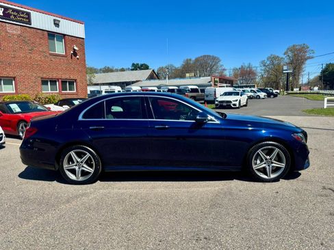 Used 2018 Mercedes-Benz E 300 4MATIC image 5