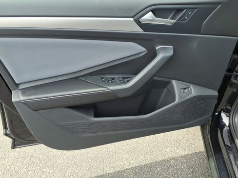 New 2026 Volkswagen Jetta SE FWD image 9