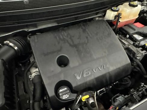 Used 2022 Chevrolet Traverse LT AWD/4WD image 54