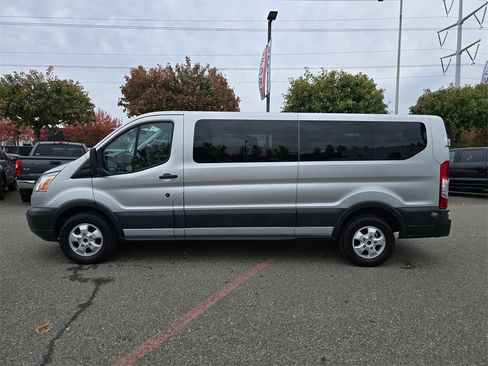 Used 2017 Ford Transit 350 XLT image 8
