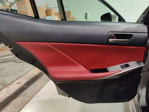 Used 2019 Lexus IS 300 F Sport w/ F Sport Package image 41