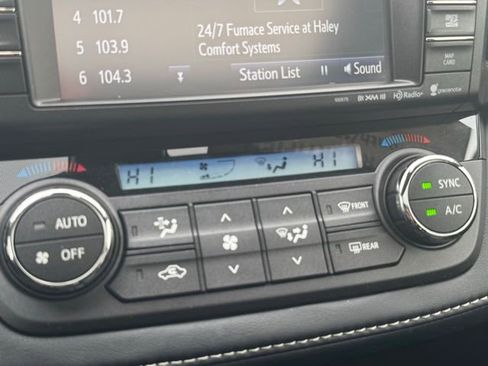 Certified 2018 Toyota RAV4 Limited w/ Carpet Mat Package image 14