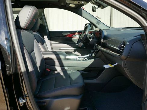 New 2026 Chevrolet Traverse Z71 w/ Enhanced Driving Package image 9