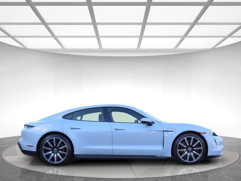 Used 2023 Porsche Taycan image 4