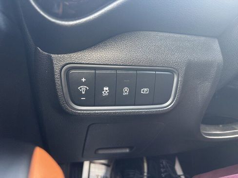 Used 2025 Kia Soul EX image 19