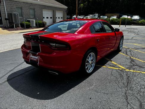 Used 2022 Dodge Charger SXT w/ Plus Group RWD image 7