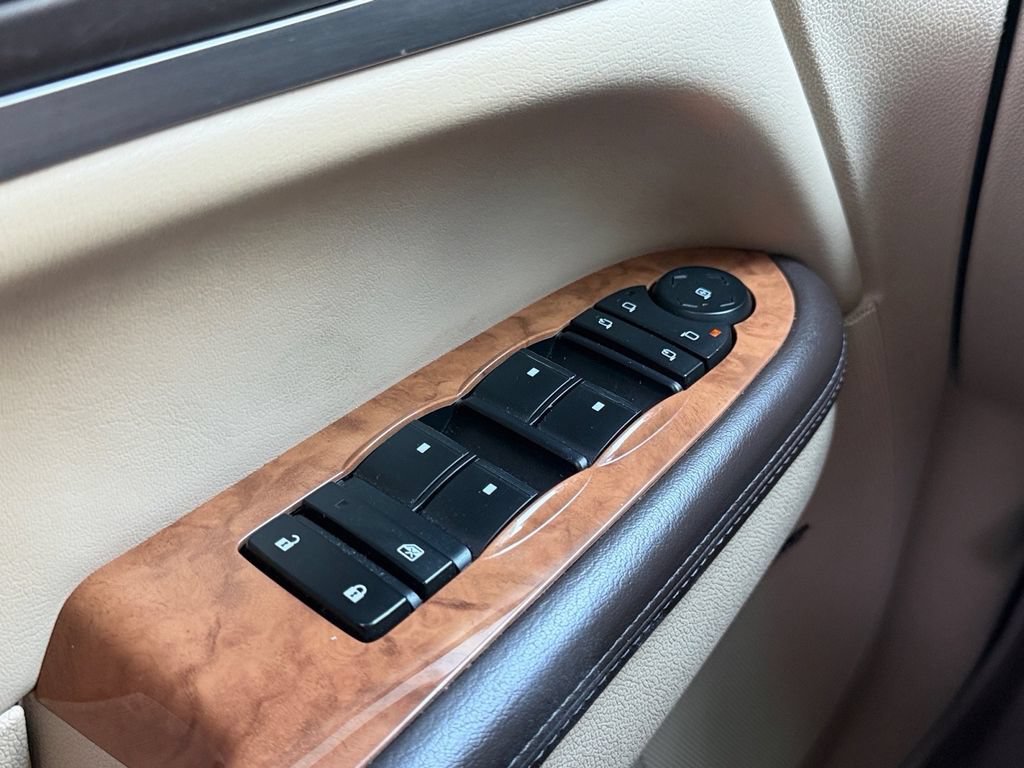 Used 2012 Buick Enclave Premium FWD image 21