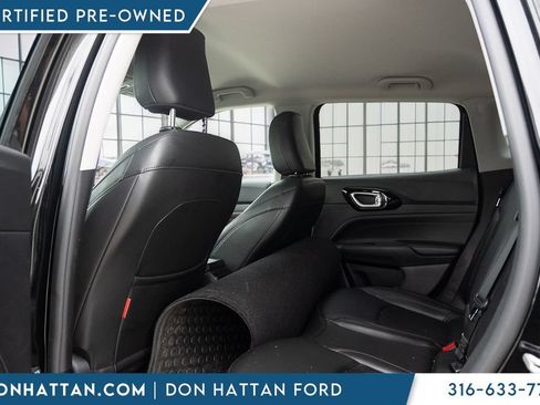 Used 2022 Jeep Compass Trailhawk w/ Trailhawk Convenience Group AWD/4WD image 26