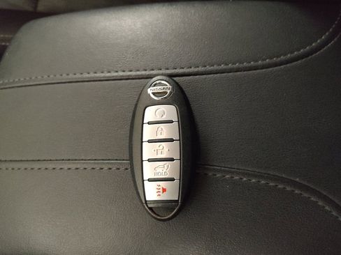 Used 2018 Nissan Rogue SV AWD/4WD image 32