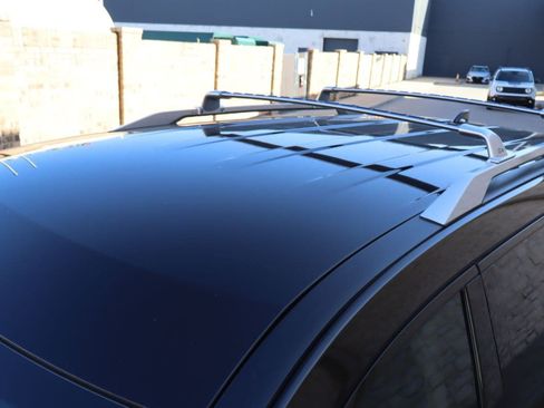Used 2024 Nissan Pathfinder SL w/ Lighting Package (N92) FWD image 30