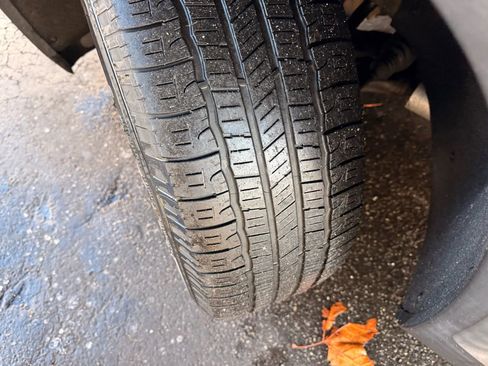 Used 2018 GMC Acadia SLE w/ Driver Alert Package I image 43