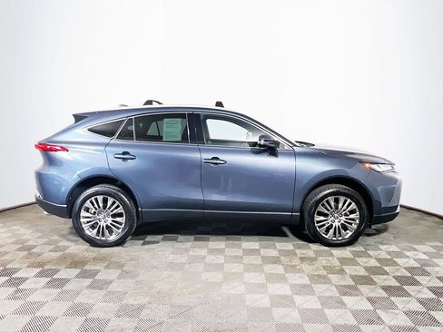 Certified 2024 Toyota Venza XLE AWD/4WD image 9