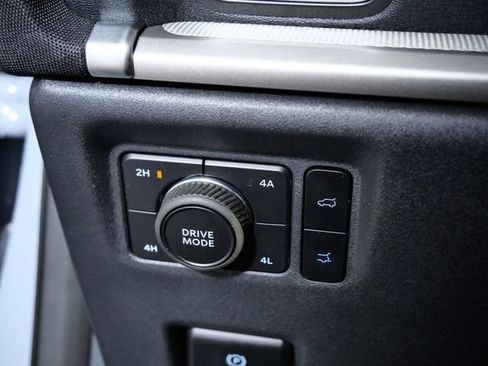 Certified 2025 Ford Expedition Active AWD/4WD image 24