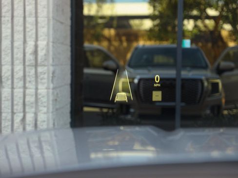 Used 2021 GMC Yukon Denali w/ Denali Premium Package image 9