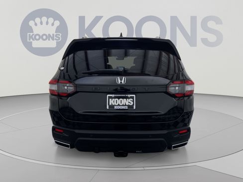 Used 2025 Honda Pilot Black Edition image 5
