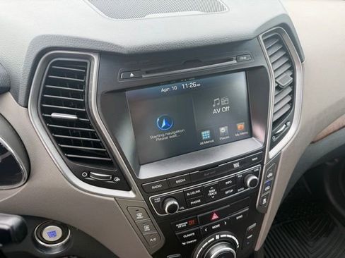 Used 2018 Hyundai Santa Fe Limited image 23