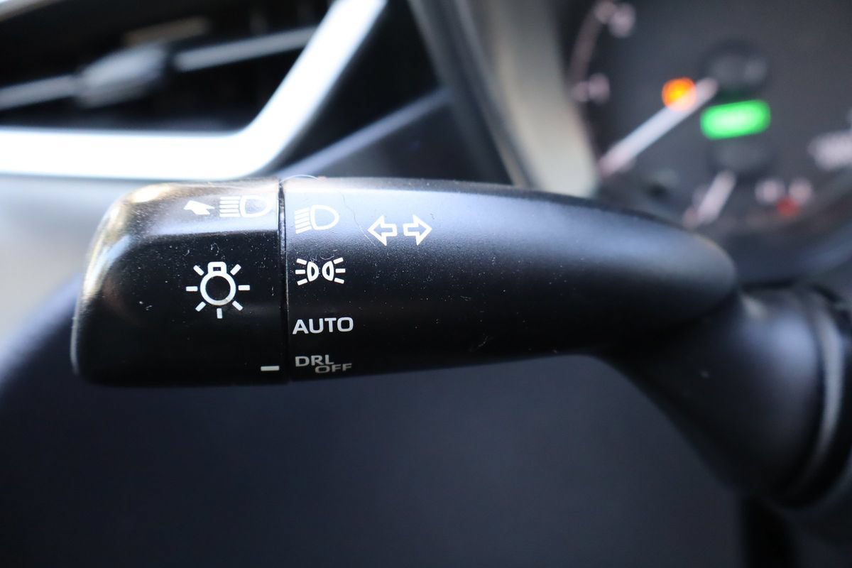 Used 2023 Toyota Corolla LE FWD image 31