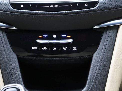 Used 2018 Cadillac XT5 FWD image 21