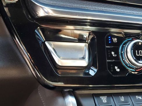 Used 2025 GMC Sierra 2500 Denali w/ Denali Reserve Package image 25