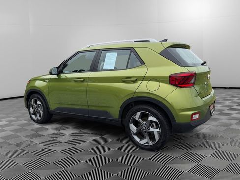 Certified 2022 Hyundai Venue SEL image 5