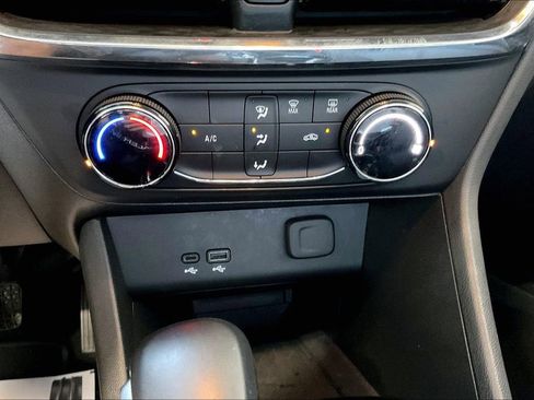 Used 2025 Buick Encore GX Preferred FWD image 12