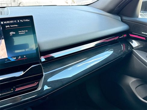 Used 2024 BMW 530i xDrive image 22