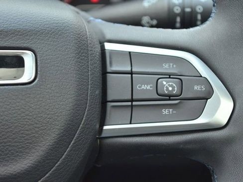 Used 2022 Jeep Compass Latitude w/ Sun and Sound Group AWD/4WD image 21
