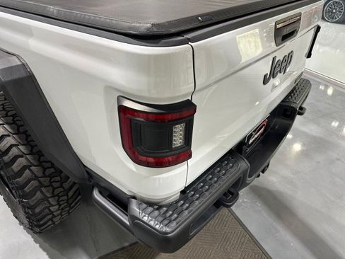 Used 2023 Jeep Gladiator Sport AWD/4WD image 31