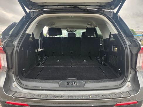 Used 2025 Ford Explorer Active image 11