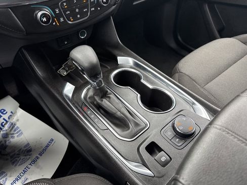 Used 2023 Chevrolet Traverse LT image 15