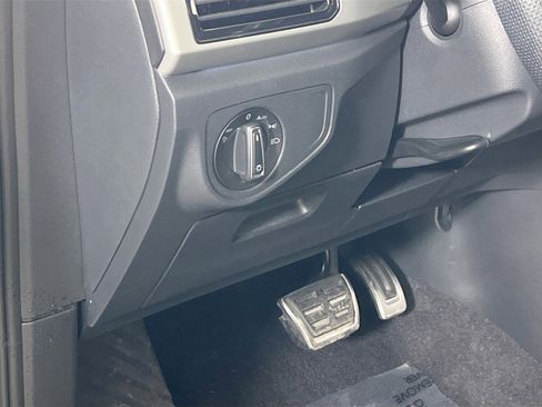 Used 2023 Volkswagen Atlas Cross Sport SEL image 10