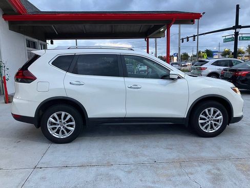 Used 2018 Nissan Rogue SV w/ Premium Package AWD/4WD image 6