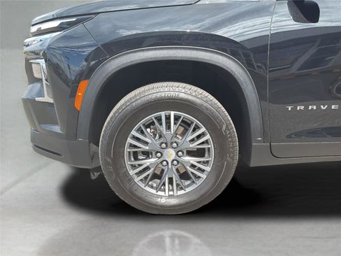 Used 2025 Chevrolet Traverse LT AWD/4WD image 43