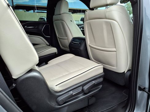 Used 2021 Cadillac Escalade Sport AWD/4WD image 13