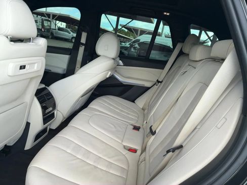 Used 2019 BMW X5 xDrive40i w/ M Sport Package image 5